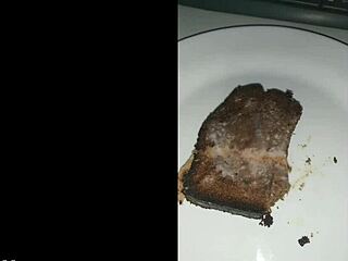 i shoot thick cum all over yummy bolo cake mmm