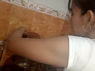 De Perú Su Encanto: Mi Putita Cocina, Baila y Culea Todo en Uno—Takcheraaa Wet Passion