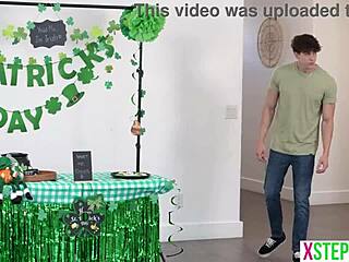 hey 😏 practicing kisses with my tiny stepsis della cate at the booth gets hot quick!