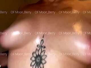 moonberry shakes her natural oiled boobs so shiny and bouncy 😍💦