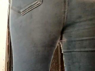 latina cuñada's open ass peed spied secretly?