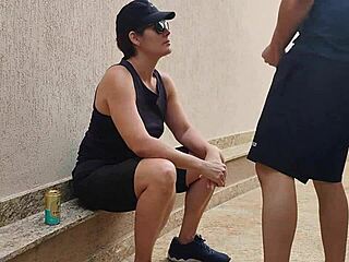 Comi garota sapatão amiga da irmã com creampie rimjob spanking