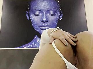 Hot Morena Begs You to Fuck Her Hard!