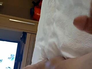 Daisyjo1975 bent over getting split roasted doggystyle by jjwild in retro amateur 3some pussy licking