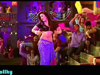 Kareena's Massive Tits and Deep Navel Tease