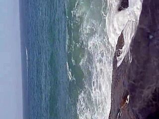 ビーチでみんなに見られながらセックスしてバズったブラジル野外