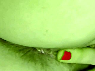 Homemade She-Hulk Halloween flaunts big green ass feet pussy