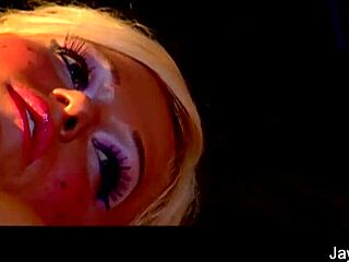 Jayden Jaymes Craves Threesome Pussy Fucking