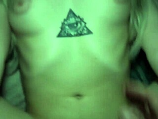 met this hot tattooed teen on street fucked her pussy creampie pov