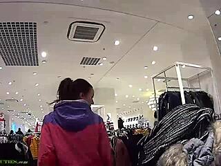 Mallcuties Teen Trades Sex for Clothes Outdoors