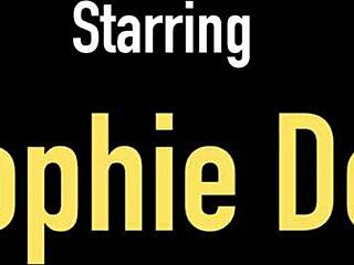 Sophie Dee slides glass dildo deep in her British PAWG pussy! 😍🔥💦