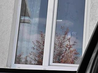 Holy crap! Taxi driver spots naked milf washing window in stockings no panties