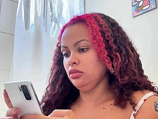 chubby girl's wild morning toilet farts! 💨