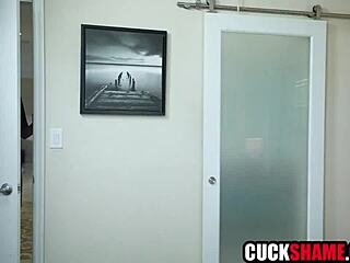 HORNY WIFE FUCKS BELLBOY DOGGYSTYLE WHILE CUCKOLD HUSBAND WATCHES GROUP SWINGERS