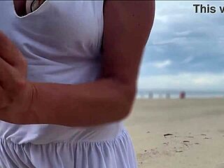 People watching makes my pussy drip as he pounds me outdoors