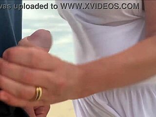 People watching makes my pussy drip as he pounds me outdoors