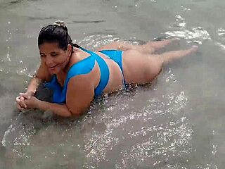 Latina Gordita Flaunts Massive Beach Ass Temptation