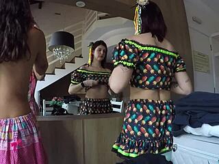 as minhas jeguinhas acharam minha cobra na festa julina e caíram de boca nela todinha ufa