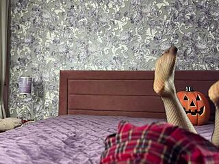 My heart races from this halloween succubus asmr temptation