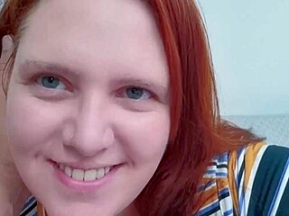 Whoa chubby redhead hotwife sucks hard and squirts wild 😍💦
