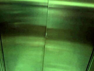 i met this hot chick in the elevator now shes naked in my hotel room fuckin