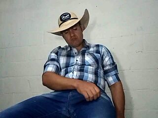 yuri gaúcho strokes his huge brazilian xxl cock during work break big cumload