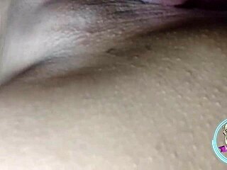 Mi hermana colombiana teen masturba coño mojado en verga negra