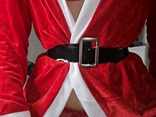 Wife dresses as santa claus and gets her pussy creampied full
