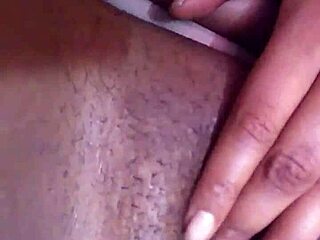 China wet pussy play gets clit teased with toys 😏💦