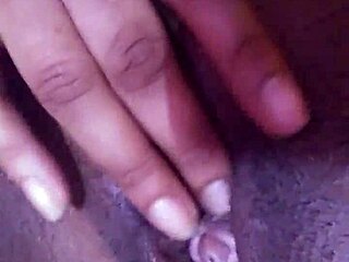 China wet pussy play gets clit teased with toys 😏💦