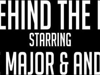 andi ray slurps rome's bbc behind dumpster then milks it dry 💦🍆