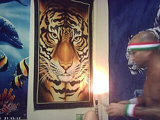 maxxx loadz you see me stroking hard backstage with that magic motion machine?