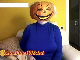 Big boobed pumpkin cam girl greets pervs for halloween recorded 10/31