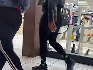 candid big asses stretch tight in yoga leggings