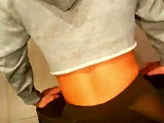 PERREANDO hard in the kitchen with softcore ass shakes!