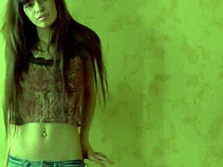 Girlfriend's Steamy Jeans Tease Ignites Raw Desire!