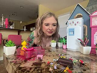 i unaware giantess found screaming fighting tinies taste sooo addictive yum!! 😈