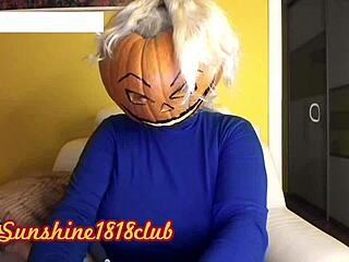 Big boobed pumpkin cam girl greets pervs for halloween recorded 10/31