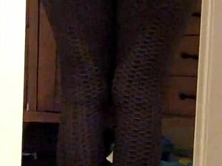 check out my wife's juicy leggings ass bouncin just for you