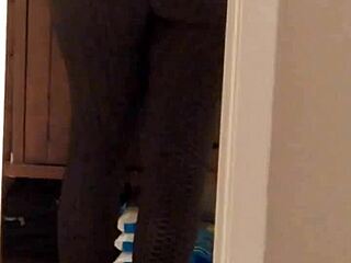 check out my wife's juicy leggings ass bouncin just for you