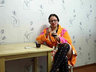 mmm, chubby milf smears food fetish on big tits before morning pussy rub