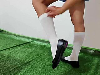 Dirty latina in sexology class flashes big cock fetish during homemade casting interview