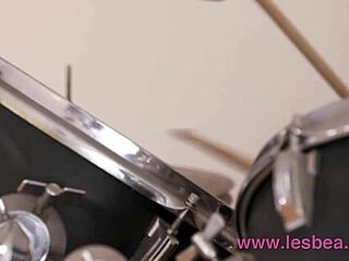 oh god my drum teacher licked my pussy then fucked it with drumstick