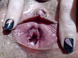 girl crams objects deep into gaping pussy clit for close-up orgasm fetish