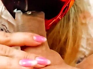 curvy latina milf housewife sucks off construction worker in homemade blowjob