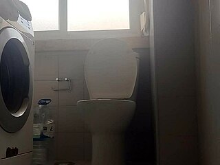 wanna see this big dick shave and spit creamy milk everywhere??