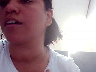 saí sem calcinha pra malhar o personal cheirou minha buceta suada me levou pro banheiro e encheu de porra