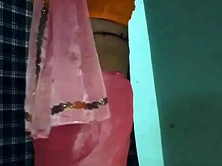 FEEL THE HEAT AS SHEMALE DANCES HOT MUJRA IN SAREE