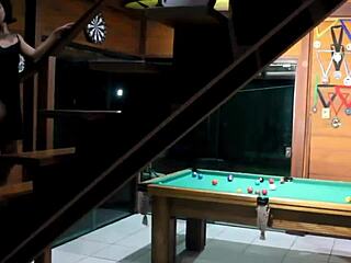 ei amor eu tô louca pra foder e o corno quer só beber 😏 vou dar pro amigo dele 👅💦