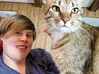 Clara Crisp BBW milf preps her curvy body for giantess fetish filming BTS